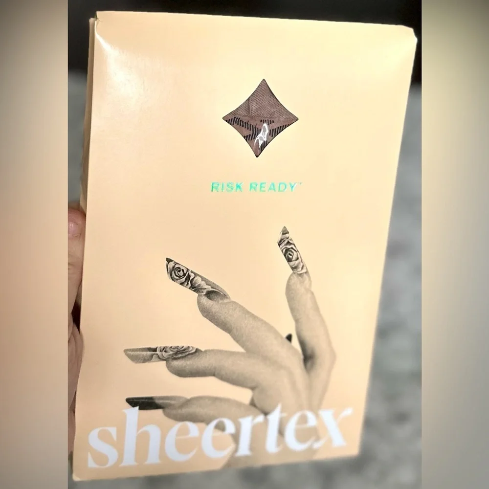 ‼️RARE‼️🎸SHEERTEX🎸🔥NWT🔥Geo Shaping Sheer Tights in Nude—XS